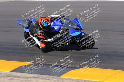 media/Oct-08-2022-SoCal Trackdays (Sat) [[1fc3beec89]]/Turn 7 Inside (145pm)/